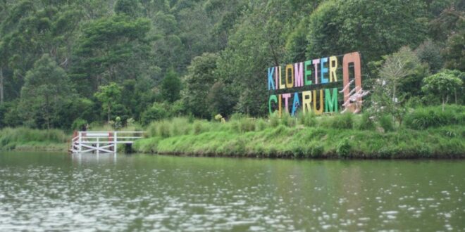 Benarkah Ada Monster di Sungai Citarum? Kisah yang Bikin Merinding!