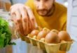 Bikin Emosi! Kok Tega Sih Ngambil Jatah Makanan Teman Sendiri?