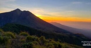 Bromo Lewat! Ini 7 Spot Sunrise yang Bikin Jatuh Hati