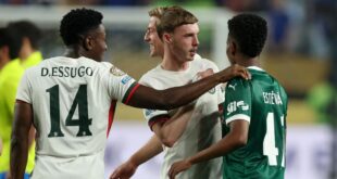 Cole Palmer dan Estevao, Obrolan Seru yang Bikin Penasaran!