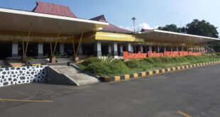 Frans Seda Lumpuh, Abu Lewotobi Laki-laki Ganggu Penerbangan!