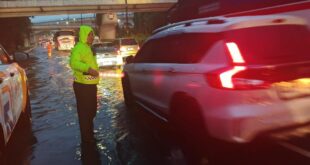 Jakarta Timur Lumpuh, Jalanan Terendam, Lebih Baik Hindari Dulu!