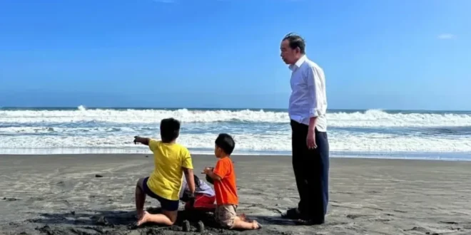 Liburan Sekolah Seru Bareng Cucu? Contek Gaya Jokowi, Yuk!