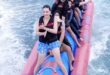 Luna Maya Joget Gemoy di Banana Boat, Ikutan Tren Bocah, Asyiknya!