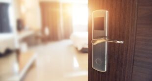 Niat Staycation Malah Bikin Merinding, Pengalaman Tak Terduga Pesan Hotel Online
