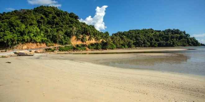 Pulau Anambas Dijual Online, Ada Apa di Baliknya?