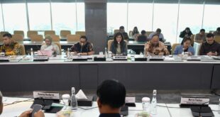 Satu NIK untuk Tiga Nomor HP? Kominfo Bisa Beri Sanksi Operator!